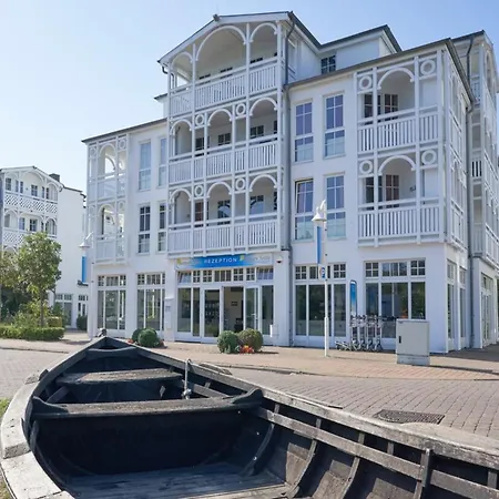 Mit Balkon Und Schwimmbadnutzung In * Sellin (Rugen)